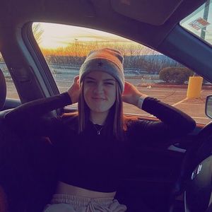 Meet your Posher, Olivia